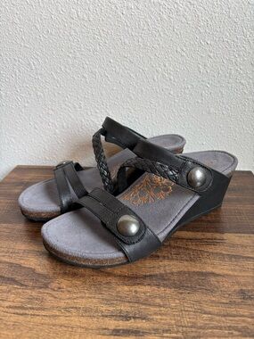 Aetrex Women’s Lydia Wedge Sandals